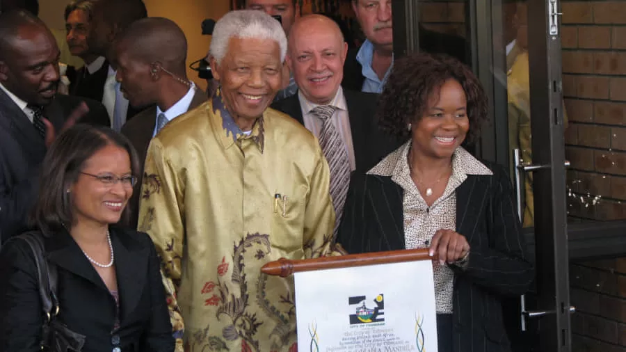 Nelson mandela in johannesburg jpg